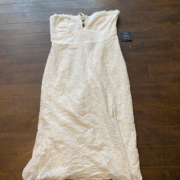 Lulus White eyelet midi dress - Picture 5 of 15